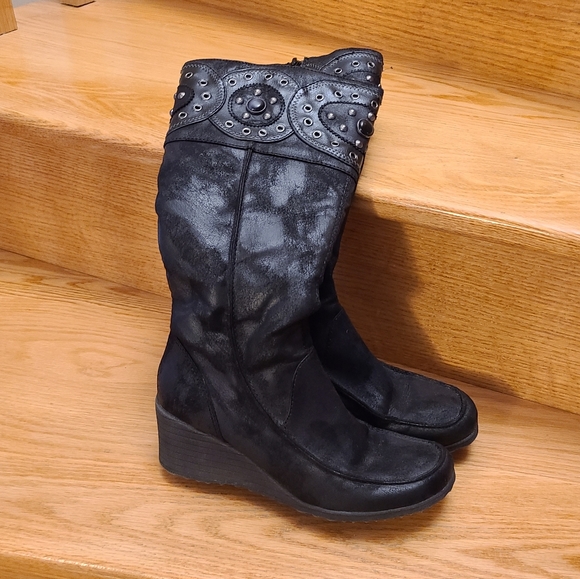 Wedge Boots - Picture 1 of 2